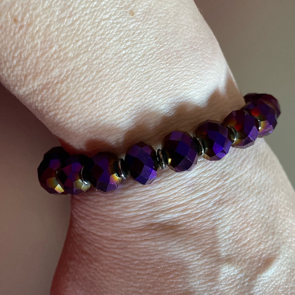 🎁 🆓 w/ Bundle 🌟NWOT- PAPARAZZI:. Stretchy Purple Gem Bracelet - Picture 2 of 3